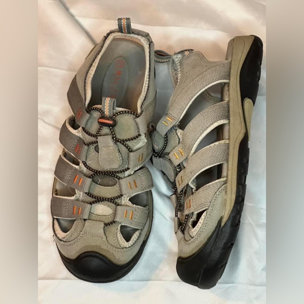 Magellan Men’s sandals 8D, fits like women’s 10